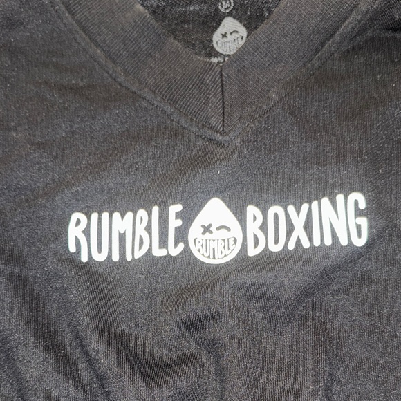 Black Cropped Sweatshirt - Picture 2 of 4